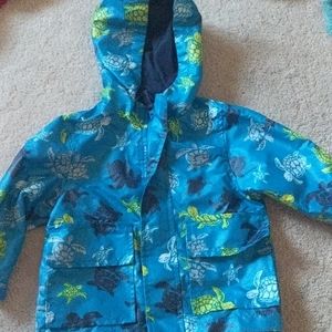 Lightweight rain jacket